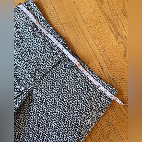 Kenar patterned women’s shorts size 12 - Picture 6 of 8